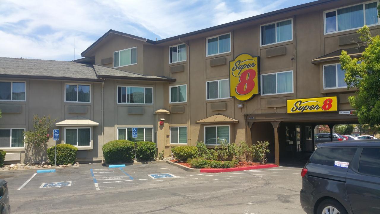 Super 8 By Wyndham Sacramento Hotel Carmichael Exterior photo