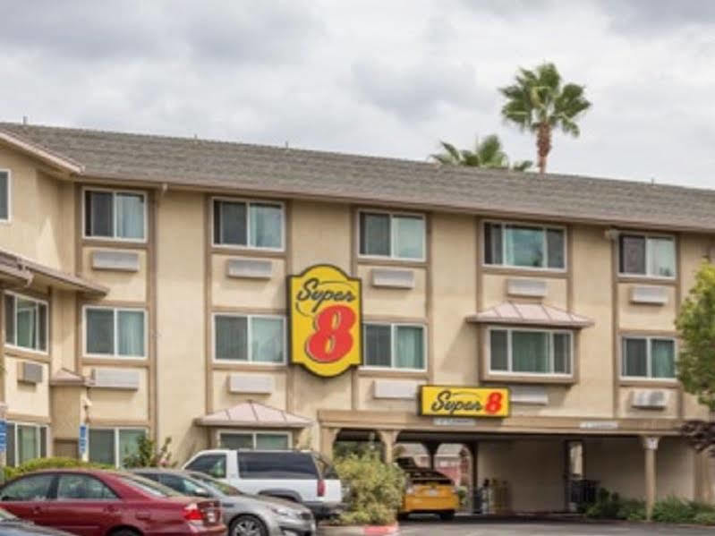 Super 8 By Wyndham Sacramento Hotel Carmichael Exterior photo